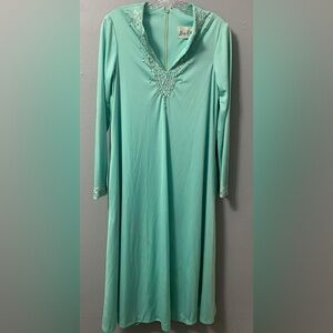 Elegant turquoise dress